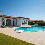 Private First Line With Sea View In Blacksearama Golf A Location Privacy Pool فيلة بالشيك