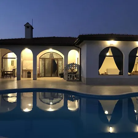 别墅 Private First Line With Sea View In Blacksearama Golf A Location Privacy Pool
