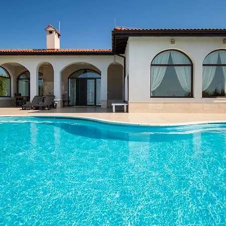 Villa Private First Line With Sea View In Blacksearama Golf