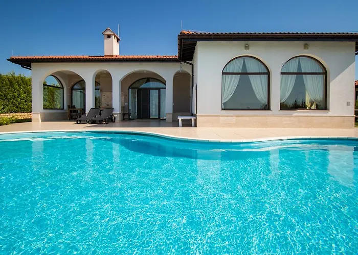 Villa Private First Line With Sea View In Blacksearama Golf